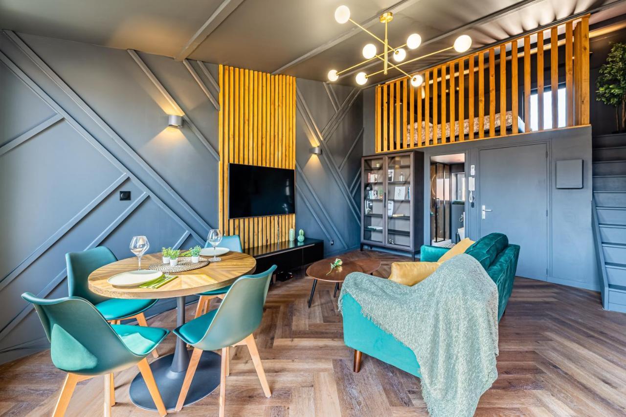 Loft En Ville - Duplex Terrasse Coeur Historique Avec Vue Degagee & Parking Souterrain Offert La Ciotat Eksteriør billede