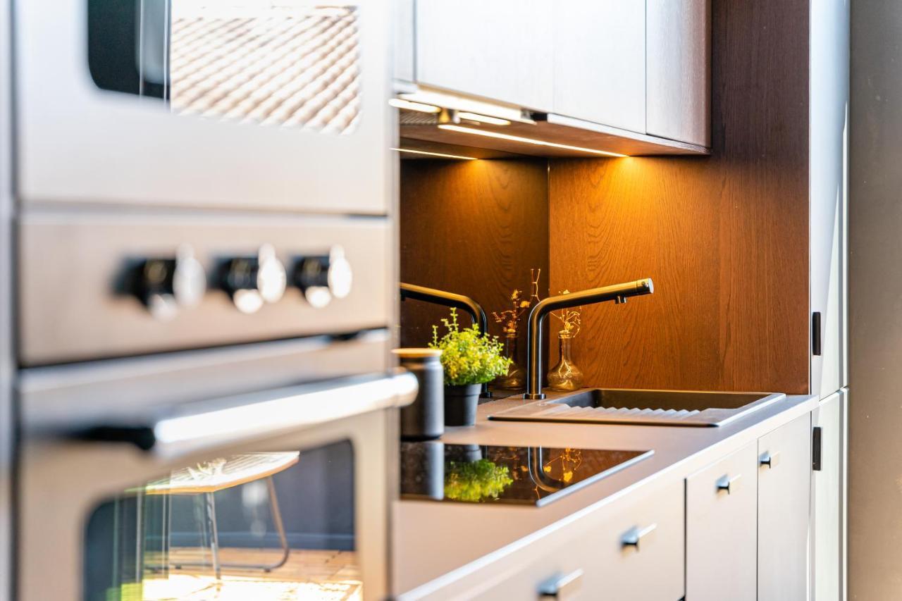 Loft En Ville - Duplex Terrasse Coeur Historique Avec Vue Degagee & Parking Souterrain Offert La Ciotat Eksteriør billede